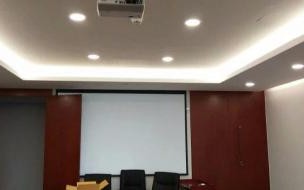 投影仪怎么安装全过程 图美吊架安装_怎样把投影仪放在吊架上面